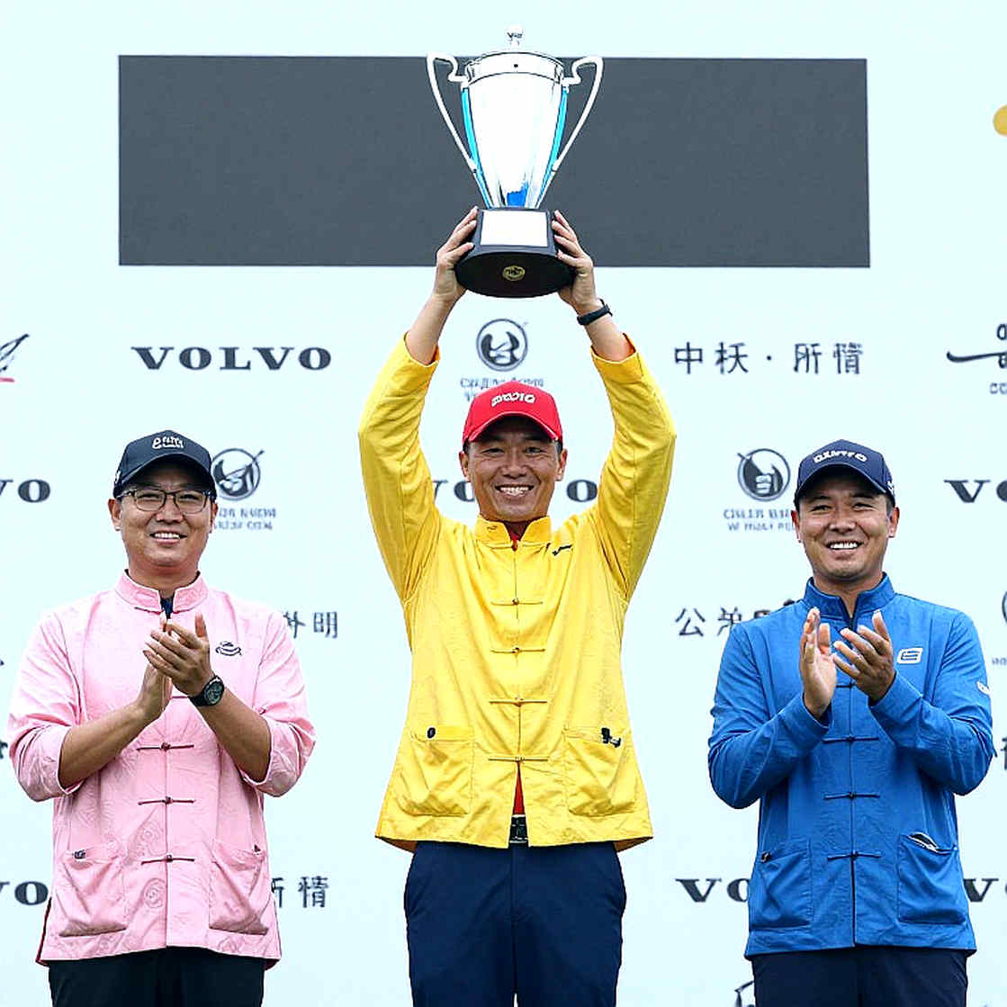 Choi Holds the Lead at Sheshan as the Margin Shrinks: The Arithmetic of Two Strokes on Small Greens Choi Holds the Lead at Sheshan as the Margin Shrinks: The Arithmetic of Two Strokes on Small Greens