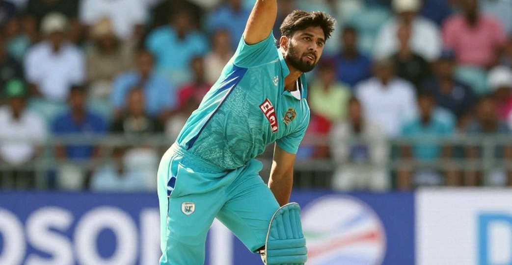 ম্যান্ডানা যুগে ভারত: অধিনায়ক বদল নয়, ফরম্যাটের হিসাব বদল ম্যান্ডানা যুগে ভারত: অধিনায়ক বদল নয়, ফরম্যাটের হিসাব বদল