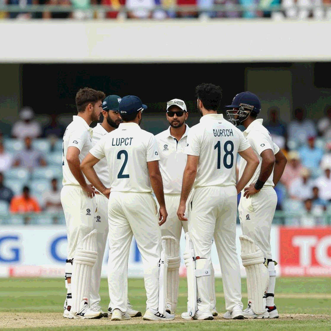 ক্রিকেটের ডিজিটাল মহাকাব্য: ব্লকচেইন প্রযুক্তির উত্থান ও খেলার অর্থনীতির রূপান্তর