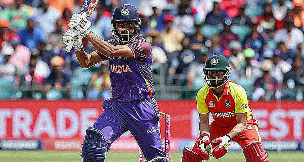 কনস্টাসের দুই সেঞ্চুরি, তিনটি আলাদা খাতা কনস্টাসের দুই সেঞ্চুরি, তিনটি আলাদা খাতা