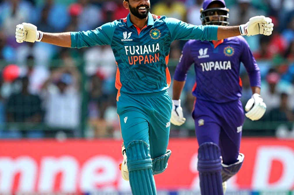 রিজওয়ানের ইমেইল-ক্লিয়ারেন্স: দুটি ঘড়ি, একটি খাতা, আর যে ঋণ এখনো শোধ হয়নি রিজওয়ানের ইমেইল-ক্লিয়ারেন্স: দুটি ঘড়ি, একটি খাতা, আর যে ঋণ এখনো শোধ হয়নি
